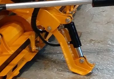 Hydraulic support leg for parallelogram