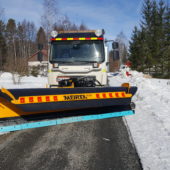 Die leichten Schneepflüge der Serie MSLN-04 sind für Gebiete mit wenig Schnee gedacht